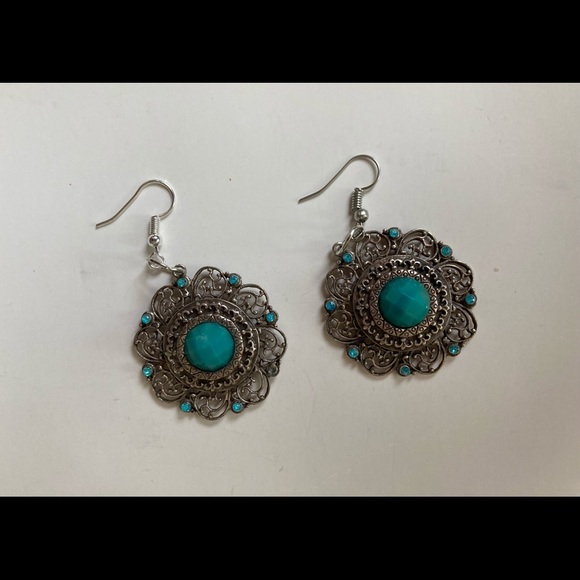 Vintage Filigree turquoise earrings length 2” 👀 - Picture 2 of 9